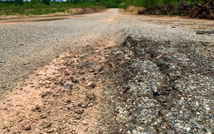 Dự án đường 558 ở Quảng Bình vừa nghiệm thu bàn giao đã lún, hỏng