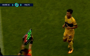 Quang Hải lỡ cơ hội ghi bàn, Pau FC vẫn được khen sau màn phá dớp