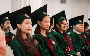 Biến động điểm chuẩn và học phí Đại học Kinh tế - Đại học Quốc gia Hà Nội 