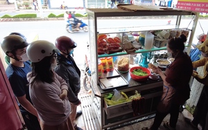 Tiệm bánh mì 40 năm tuổi mỗi ngày bán hơn 1.000 ổ ở Đắk Lắk