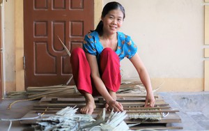Tìm về làng nghề đan áo “bùa hộ mệnh” tồn tại hơn 200 năm ở Hà Tĩnh