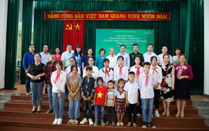 Ra mắt quỹ “Học bổng Thâm Tâm” tại tỉnh Cao Bằng, 30 suất quà được trao tặng