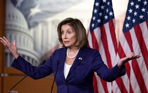 Máy bay chở Chủ tịch Hạ viện Mỹ Nancy Pelosi đáp xuống Đài Loan 