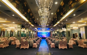 Choáng với tiệc mừng bảo vệ đồ án tốt nghiệp như đám cưới khách sạn 5 sao ở Hà Nội