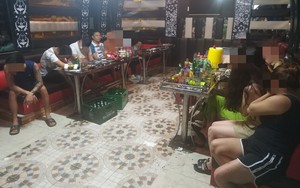 Quản lý quán karaoke tổ chức mua bán dâm trong phòng ngủ