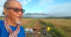 Ngưỡng mộ nhà du khảo, 60 tuổi xuyên Việt bằng xe đạp với 1800km