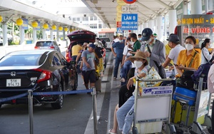 TP.HCM đề nghị xử lý triệt để nạn chèo kéo khách tại sân bay Tân Sơn Nhất