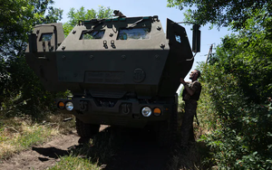Ukraine dùng 'mồi nhử' bí ẩn bẫy tên lửa tối tân của Nga