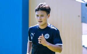 Quang Hải ghi điểm 10 với Ban huấn luyện Pau FC