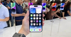 Người Việt chuẩn bị đi Singapore để xách tay iPhone 14