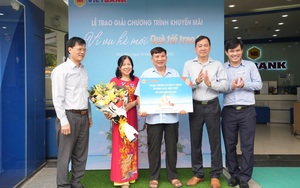 Vietbank trao giải đặc biệt 1 tỷ đồng cho khách hàng trúng thưởng chương trình &quot;Vi vu hè mới - Quà tới trao tay&quot;