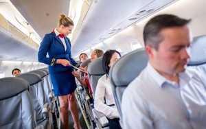 Những thói quen “xấu xí” của hành khách đi máy bay dưới con mắt tiếp viên