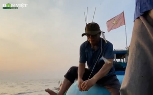 Clip: Đã mắt cảnh câu cá dính chùm tại nơi thả chà trên biển Quảng Ngãi