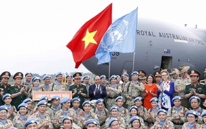 Từ "Phái đoàn một vấn đề" đến dấu ấn màu cờ sắc áo Việt Nam tại Liên Hợp Quốc
