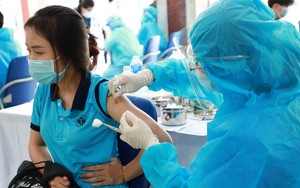 TP.HCM: Dịch Covid-19 có nguy cơ tăng cao, phụ huynh vẫn e dè việc tiêm vaccine cho con