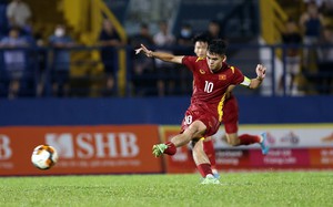 Clip: Tài năng trẻ 19 tuổi ấn định chiến thắng 4-0 cho ĐT Việt Nam