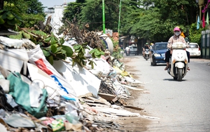 Người dân "kêu cứu" khi sống cạnh bãi rác lộ thiên giữa lòng Thủ đô