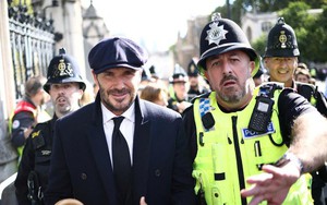 Ảnh thế giới 7 ngày qua: Cựu danh thủ David Beckham tham dự lễ tang Nữ hoàng Elizabeth