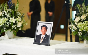 Chủ tịch nước Nguyễn Xuân Phúc tới Tokyo dự lễ quốc tang cố Thủ tướng Nhật Abe Shinzo
