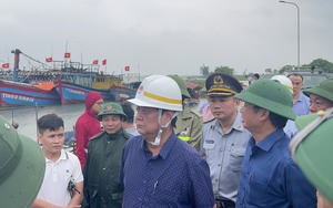 Bộ trưởng Lê Minh Hoan kiểm tra công tác phòng chống siêu bão Noru tại vùng biển TT-Huế 