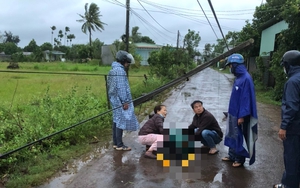 Trên đường đi làm, người phụ nữ tông trụ điện đổ nghiêng bên đường tử vong