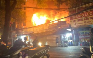 Cháy lớn ở Thanh Xuân, hơn 40 cảnh sát tới hiện trường dập lửa