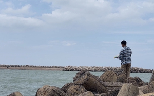 Vụ chìm tàu cá khiến 6 người tử vong ở Bình Thuận: Gia đình thuyền viên kiện chủ tàu ra tòa để đòi tiền 