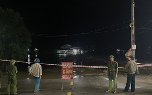 Hà Tĩnh: Mưa xối xả, nước dâng cao hơn 1m cô lập nhiều hộ dân người Chứt