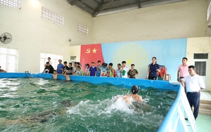 Thường Tín: Trên 91% trẻ em biết bơi thông qua lớp học bơi miễn phí