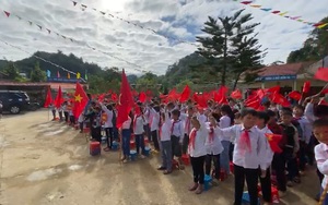 Học sinh huyện biên giới Sìn Hồ tưng bừng vào khai giảng