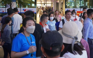 Loạt giải pháp ứng phó hợp lí, Tân Sơn Nhất thoát cảnh "bát nháo" 