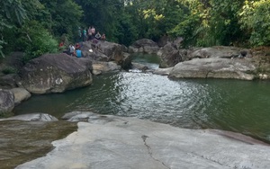 Hòa Bình: Đi tắm thác, 1 học sinh đuối nước thương tâm