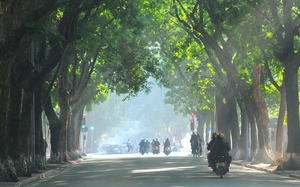 Dạo quanh Hà Nội để cảm nhận ánh nắng kỳ diệu mỗi buổi sáng khi vào thu