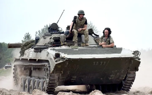 Trận chiến Donbass: Quân đội Ukraine tiến vào Donbass, chiếm giữ các vị trí mới từ Nga