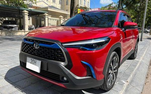 Đi chưa đầy 500km, Toyota Corolla Cross xăng lai điện 2022 bán lại lỗ nặng