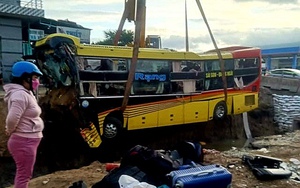 Ninh Thuận: Xe khách giường nằm bất ngờ lao xuống kênh ven Quốc lộ 1, hành khách hoảng loạn kêu cứu