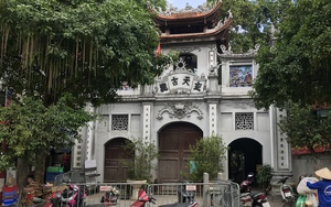 Nét cổ kính bên trong ngôi chùa cổ 800 tuổi ngay cạnh khu chợ Đồng Xuân nổi tiếng Hà Nội