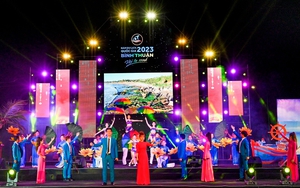 Hàng nghìn người dự lễ công bố năm Du lịch quốc gia 2023 “Bình Thuận - Hội tụ xanh”