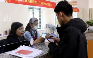 Giải quyết thủ tục hành chính qua dịch vụ công trực tuyến của BHXH Phú Thọ