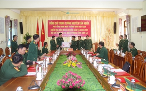 Đoàn công tác Bộ Quốc phòng chúc Tết cán bộ, chiến sĩ BĐBP Sơn La