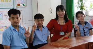 Cô giáo hạnh phúc khi trò khuyết tật có thể hòa nhập