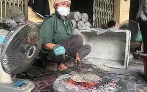 Làng nghề 300 tuổi làm thứ bánh đa đặc sản ròn rụm nức tiếng đất Nghệ An tất bật thổi lửa, giao hàng