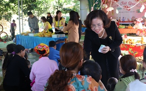 Hội Nông dân Việt Nam trao quà Tết tại Sơn La