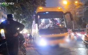 Xe hợp đồng hoạt động như xe khách tuyến cố định &quot;lộng hành&quot; khắp phố phường Thủ đô ngày giáp Tết