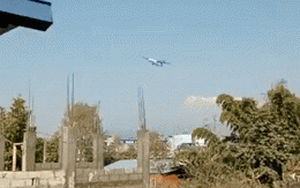 Clip NÓNG 24h: Khoảnh khắc máy bay 'tử thần' ở Nepal lao xuống từ trên không