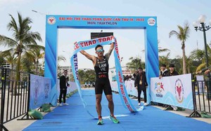 Lâm Quang Nhật: Từ nhà vô địch SEA Games bơi lội trở thành “người thép” ba môn phối hợp