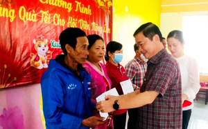 Hội Nông dân tỉnh An Giang trao 300 phần quà Tết cho hội viên, nông dân có hoàn cảnh khó khăn