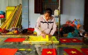 Ghé thăm làng Từ Vân, nơi "thổi hồn" cho hàng triệu lá cờ Tổ quốc trên khắp cả nước