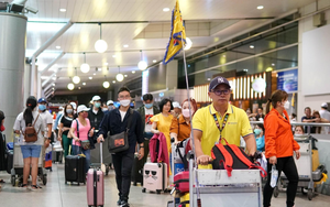 Hết bị “trói chân” vì Covid-19, người Sài Gòn nô nức lên đường đi du lịch nước ngoài dịp Tết