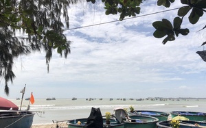 Cứu thêm 2 thuyền viên, điều trực thăng tìm kiếm 2 người mất tích trên biển Phú Quý, Bình Thuận